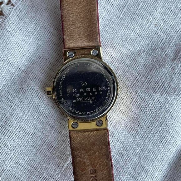 Skagen classic red leather skinny strap gold frame watch main image 7